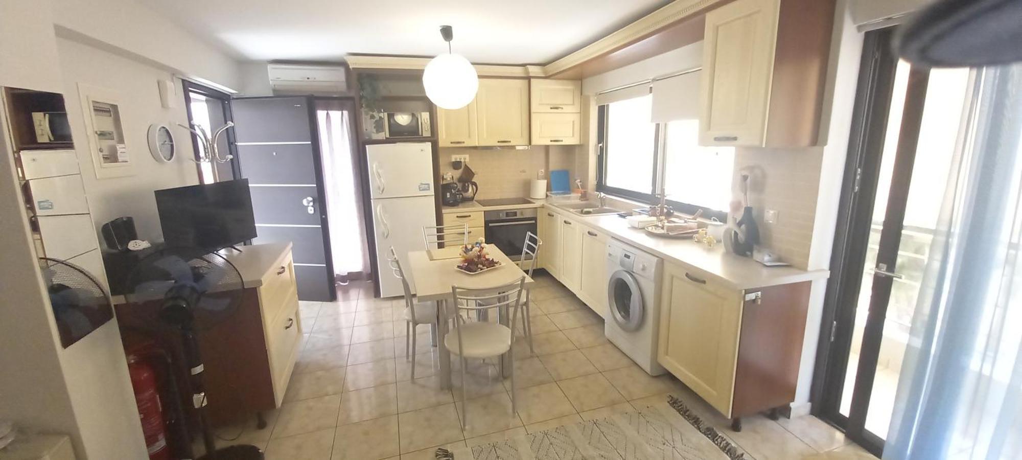 Lavrio Center - Thanasis' Studio Bagian luar foto